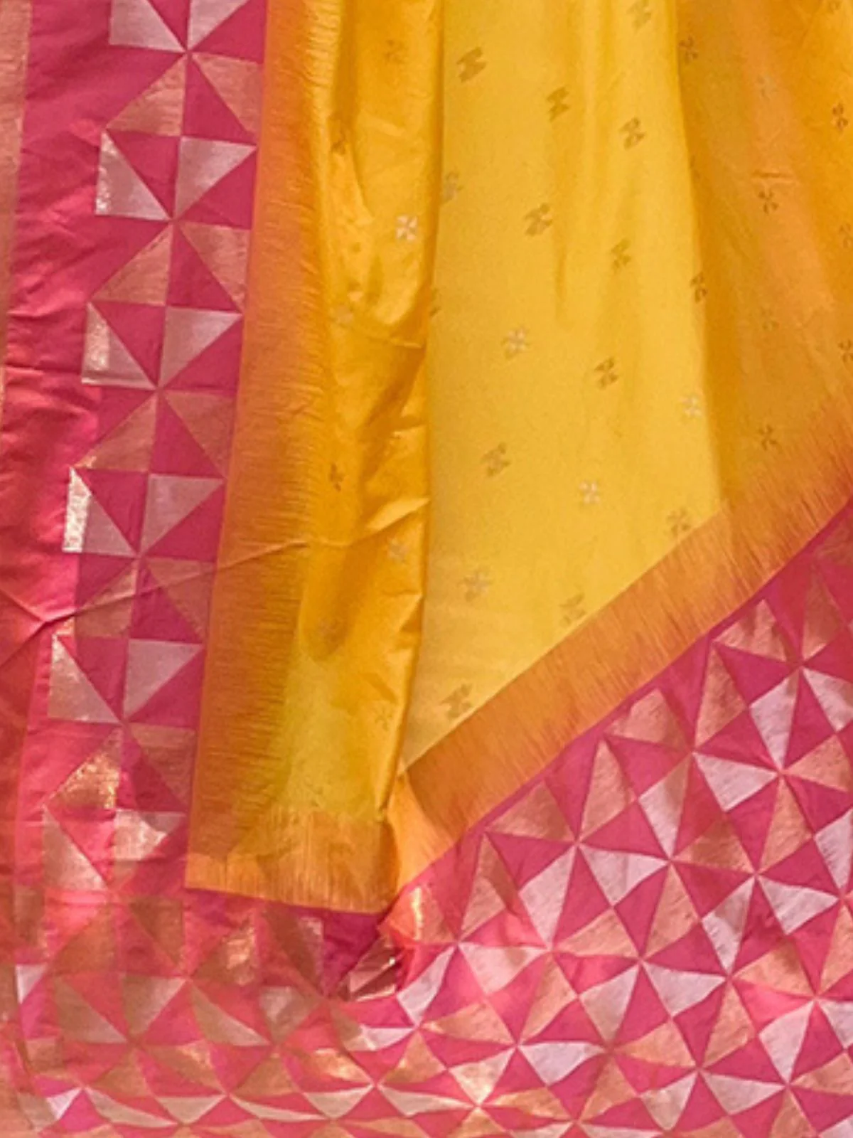 Odette Yellow Woven Design Soft Silk Saree With Unstitched Blouse For Women - Image 4
