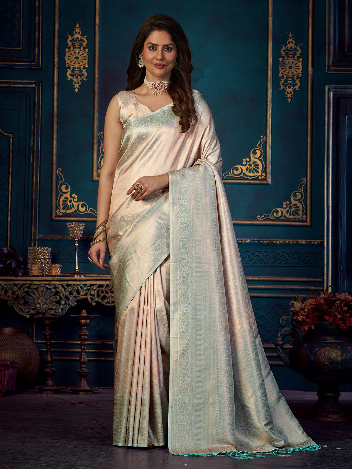 Odette Women Off White Silk Blend Woven Saree With Unstitched Blouse - Image 2