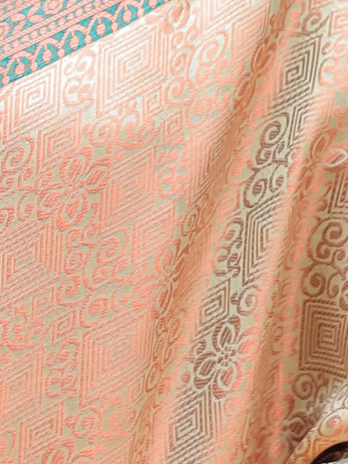 Odette Women Off White Silk Blend Woven Saree With Unstitched Blouse - Image 5
