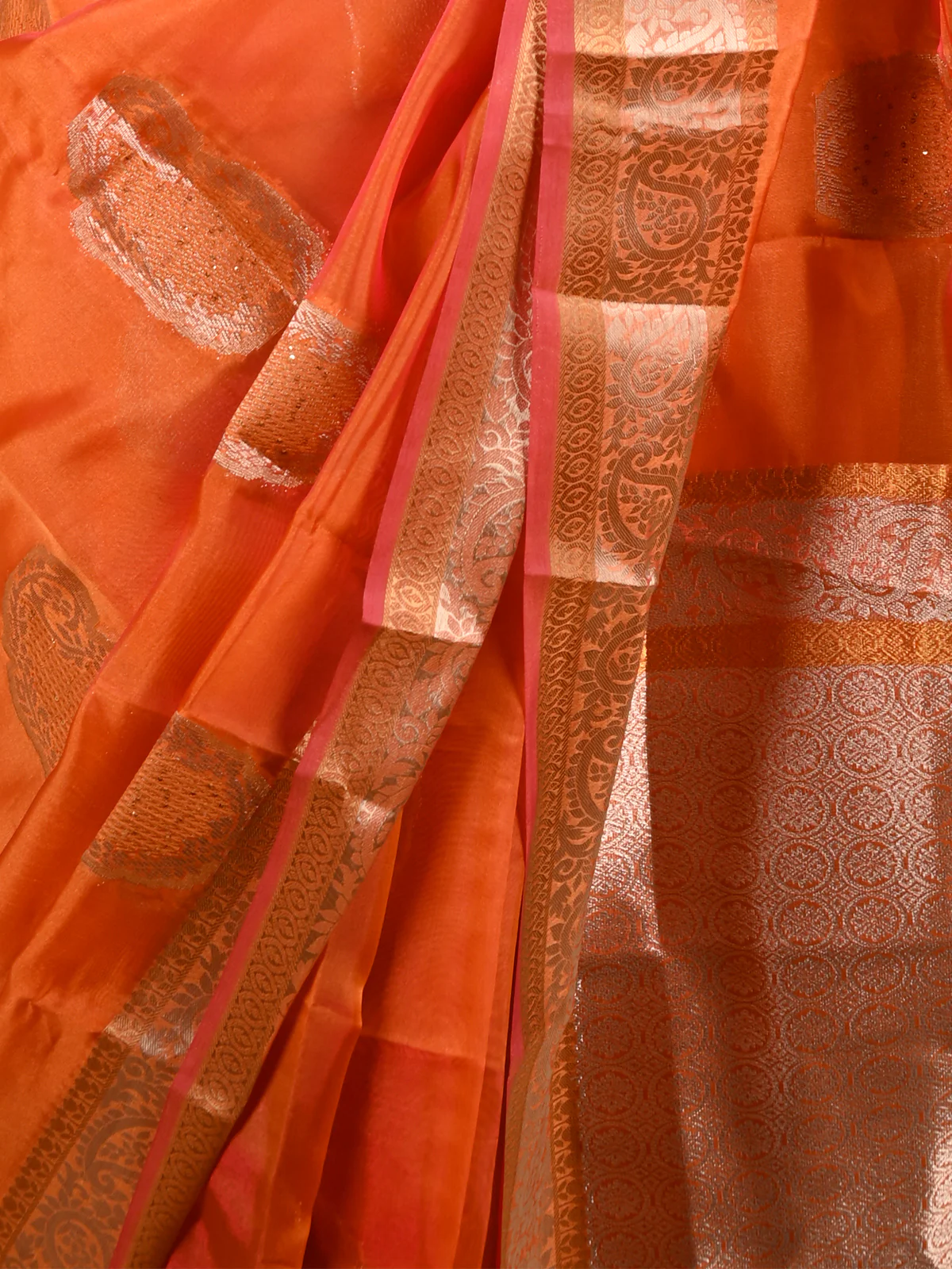 Odette Women Orange Organza Woven Saree With Unstitched Blouse - Image 4