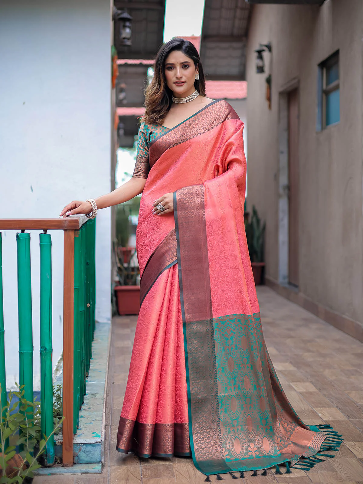 Odette Women Orange Silk Blend Woven Saree With Unstitched Blouse - Image 3