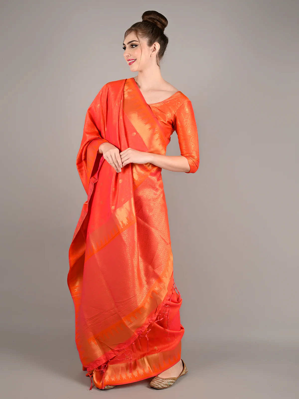 Odette Women Orange Silk Woven Saree With Unstitched Blouse - Image 2