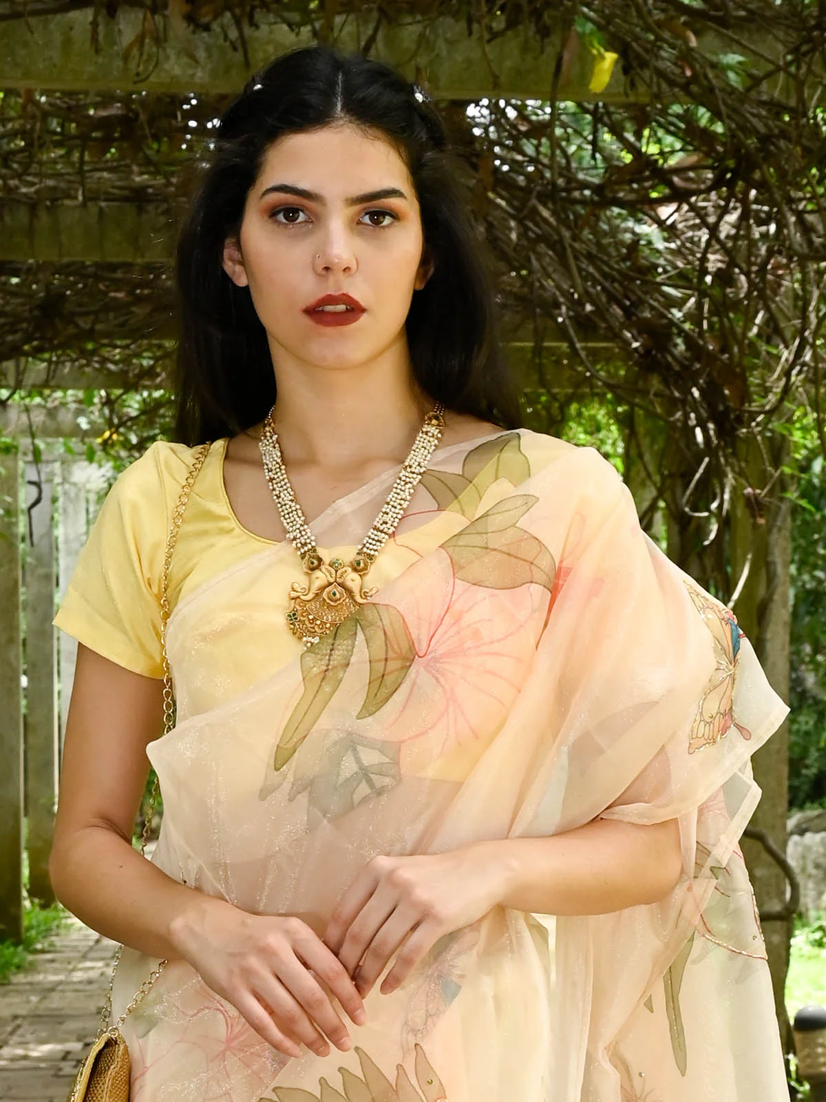Odette Women Peach Organza Floral Printed Saree With Unstitched Blouse - Image 3