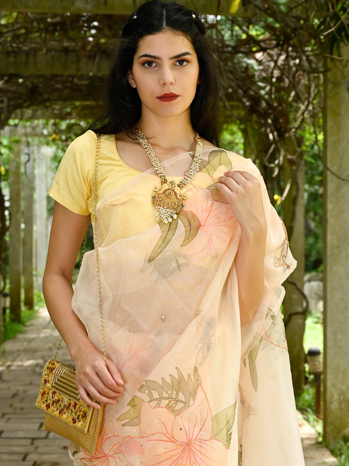 Odette Women Peach Organza Floral Printed Saree With Unstitched Blouse - Image 4
