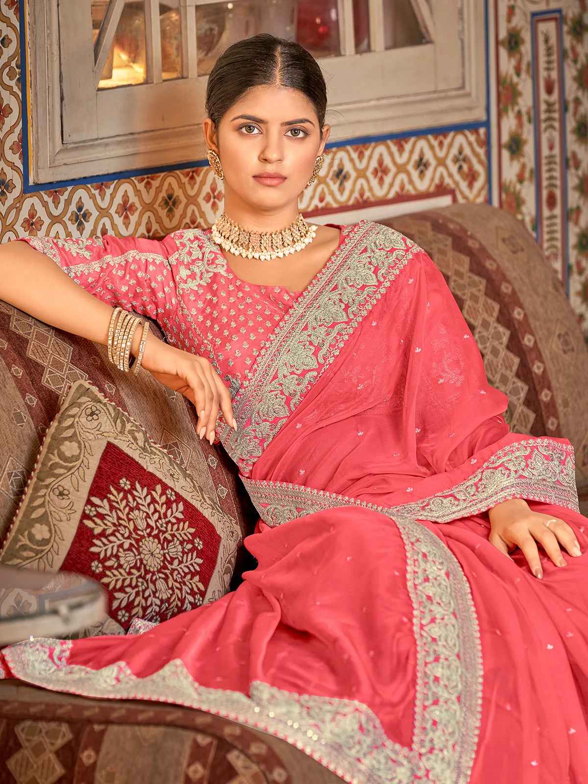 Odette Women Pink Organza Embroidered Saree With Unstitched Blouse - Image 2