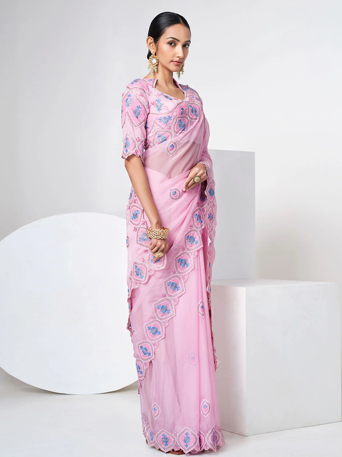 Odette Women Pink Organza Saree With Unstitched Blouse - Image 3