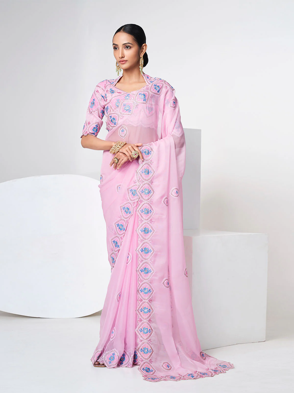 Odette Women Pink Organza Saree With Unstitched Blouse - Image 4