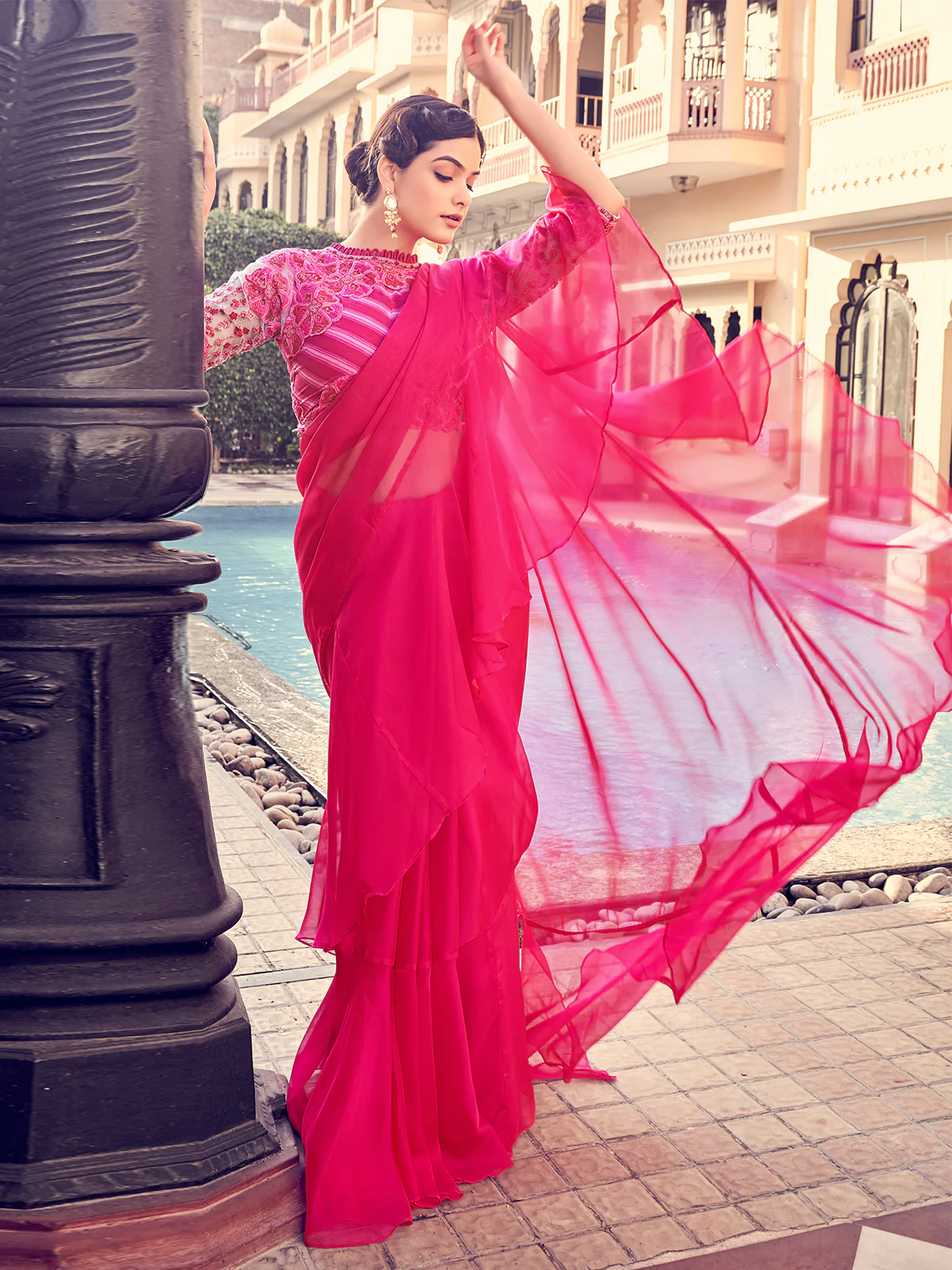 Odette Women Pink Organza Solid Saree With Blouse Piece - Image 2