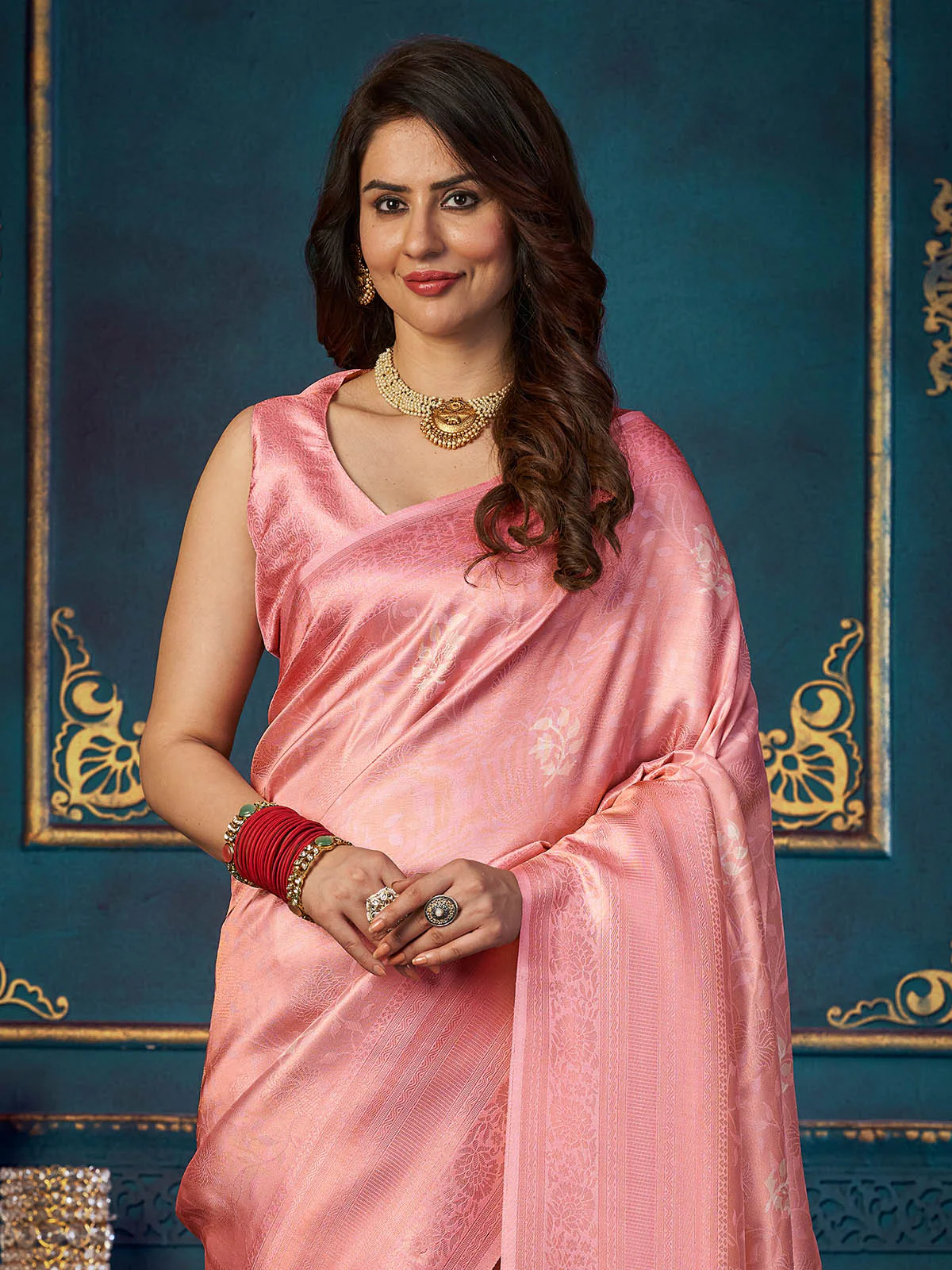 Odette Women Pink Silk Blend Woven Saree With Unstitched Blouse - Image 3
