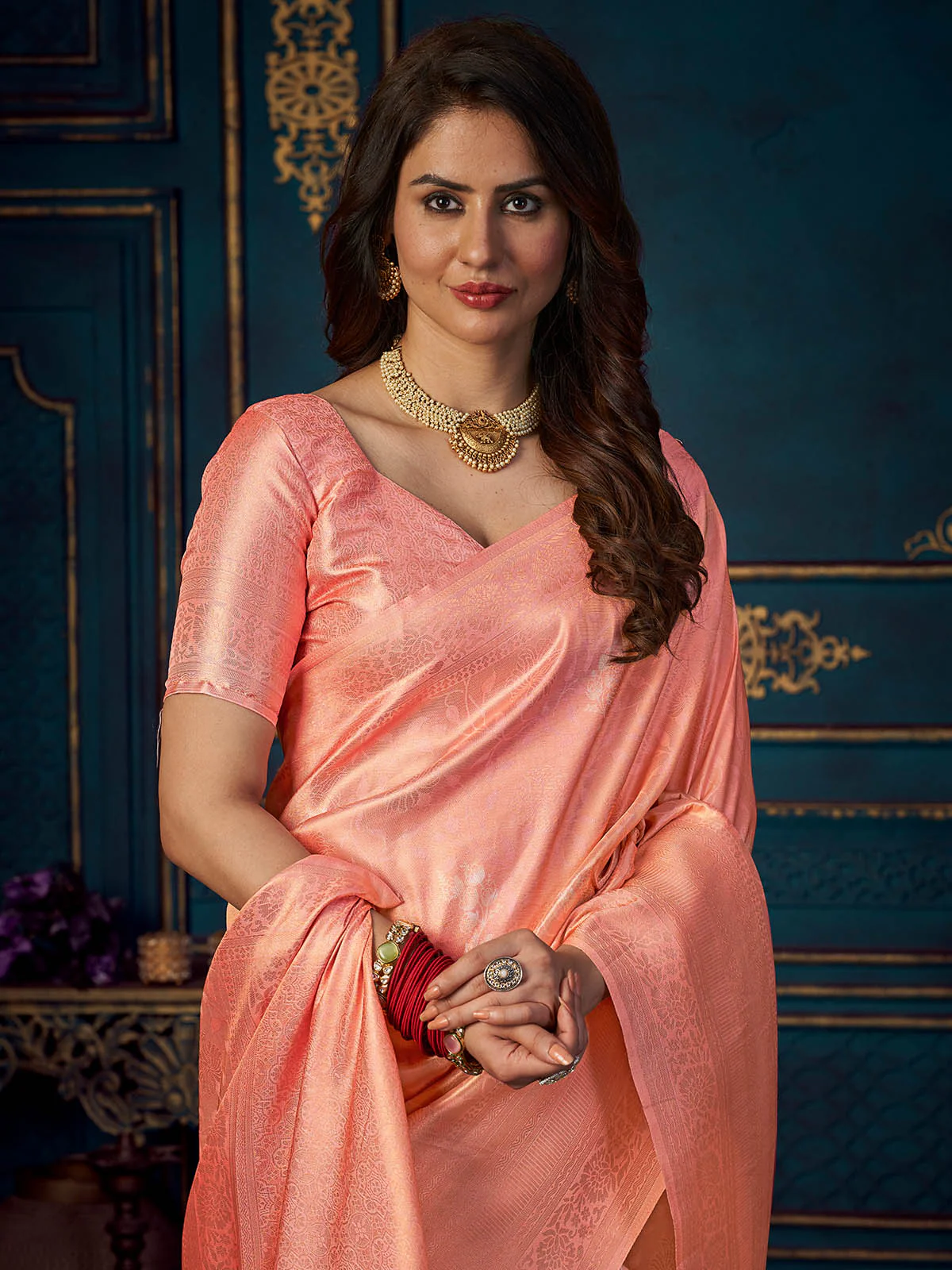Odette Women Pink Silk Blend Woven Saree With Unstitched Blouse - Image 3
