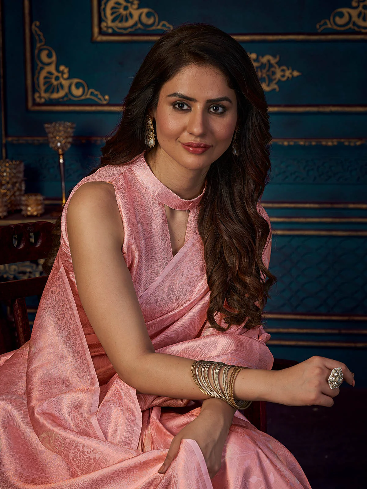 Odette Women Pink Silk Blend Woven Saree With Unstitched Blouse - Image 3