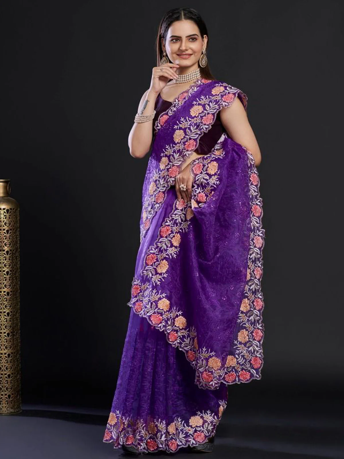 Odette Women Purple Organza Saree With Unstitched Blouse - Image 2
