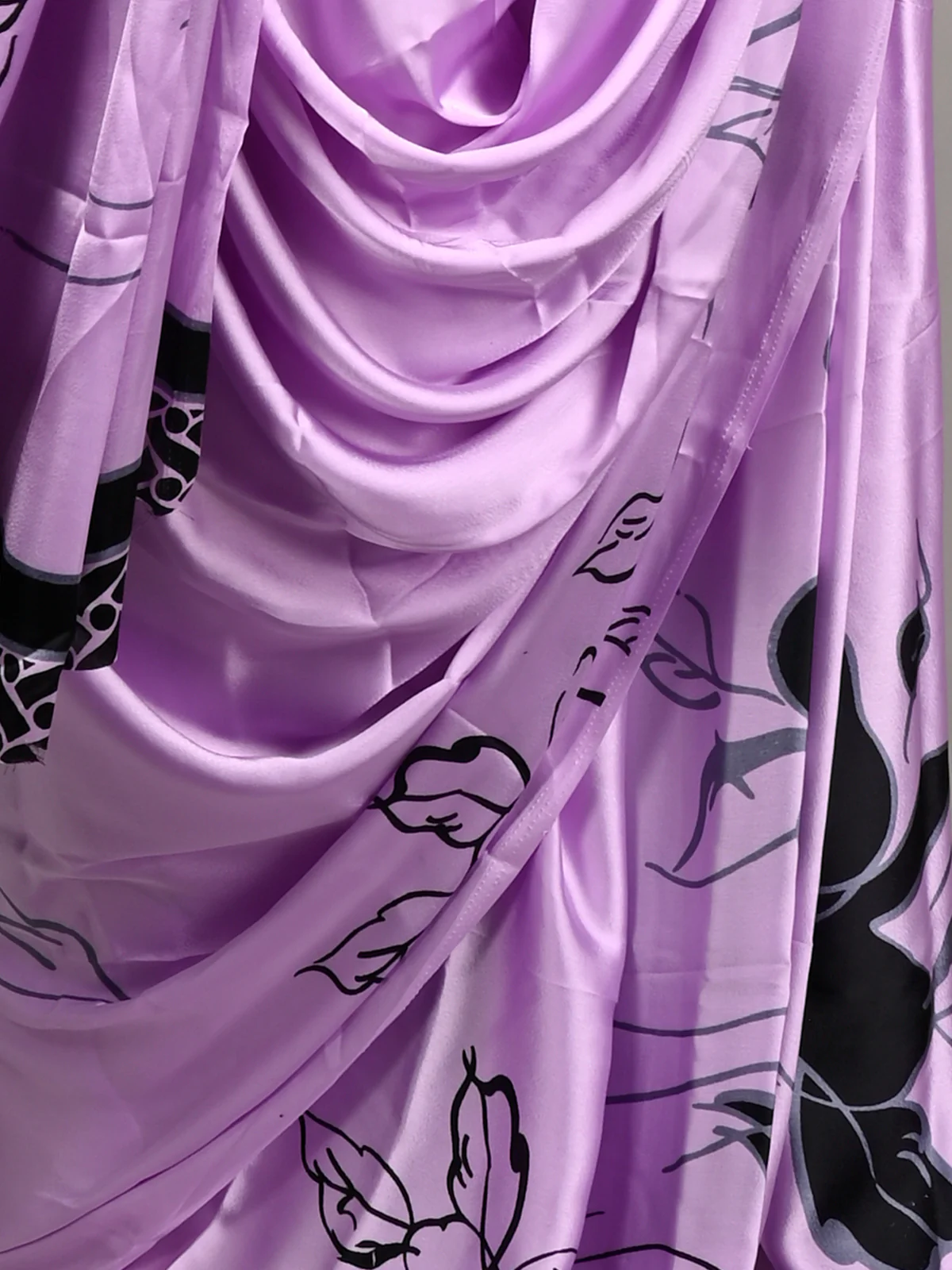 Odette Women Purple Satin Crepe Digital Floral Print Saree With Unstitched Blouse - Image 4