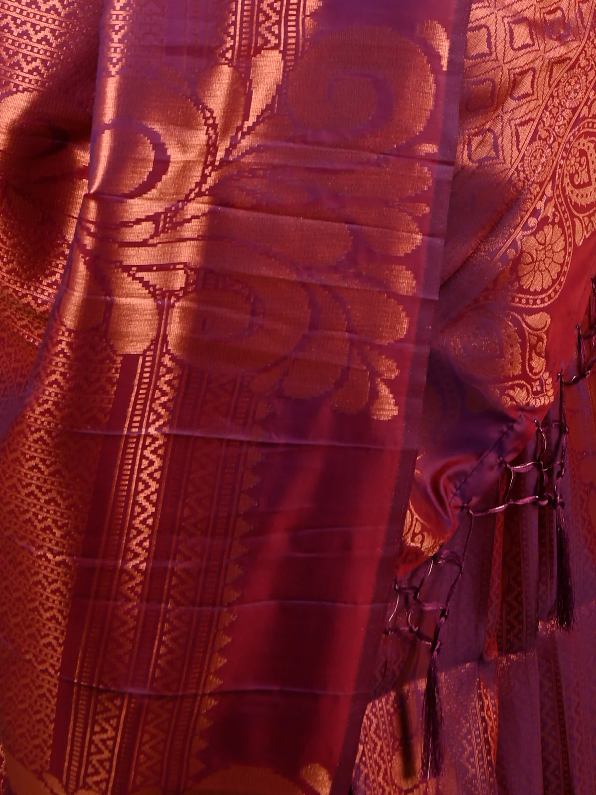 Odette Women Purple Silk Blend Woven Saree With Unstitched Blouse - Image 4