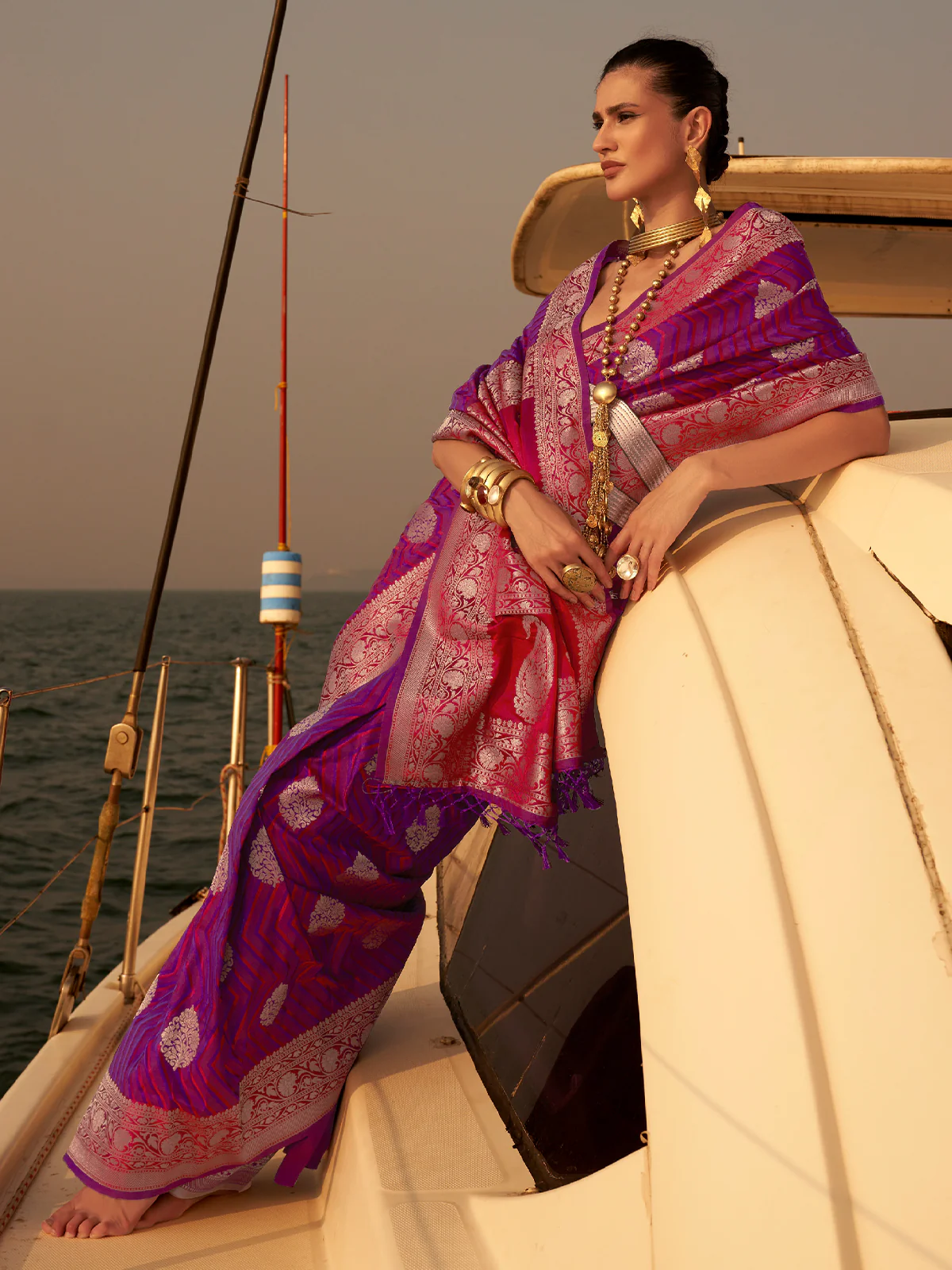 Odette Women Purple Silk Blend Woven Saree With Unstitched Blouse