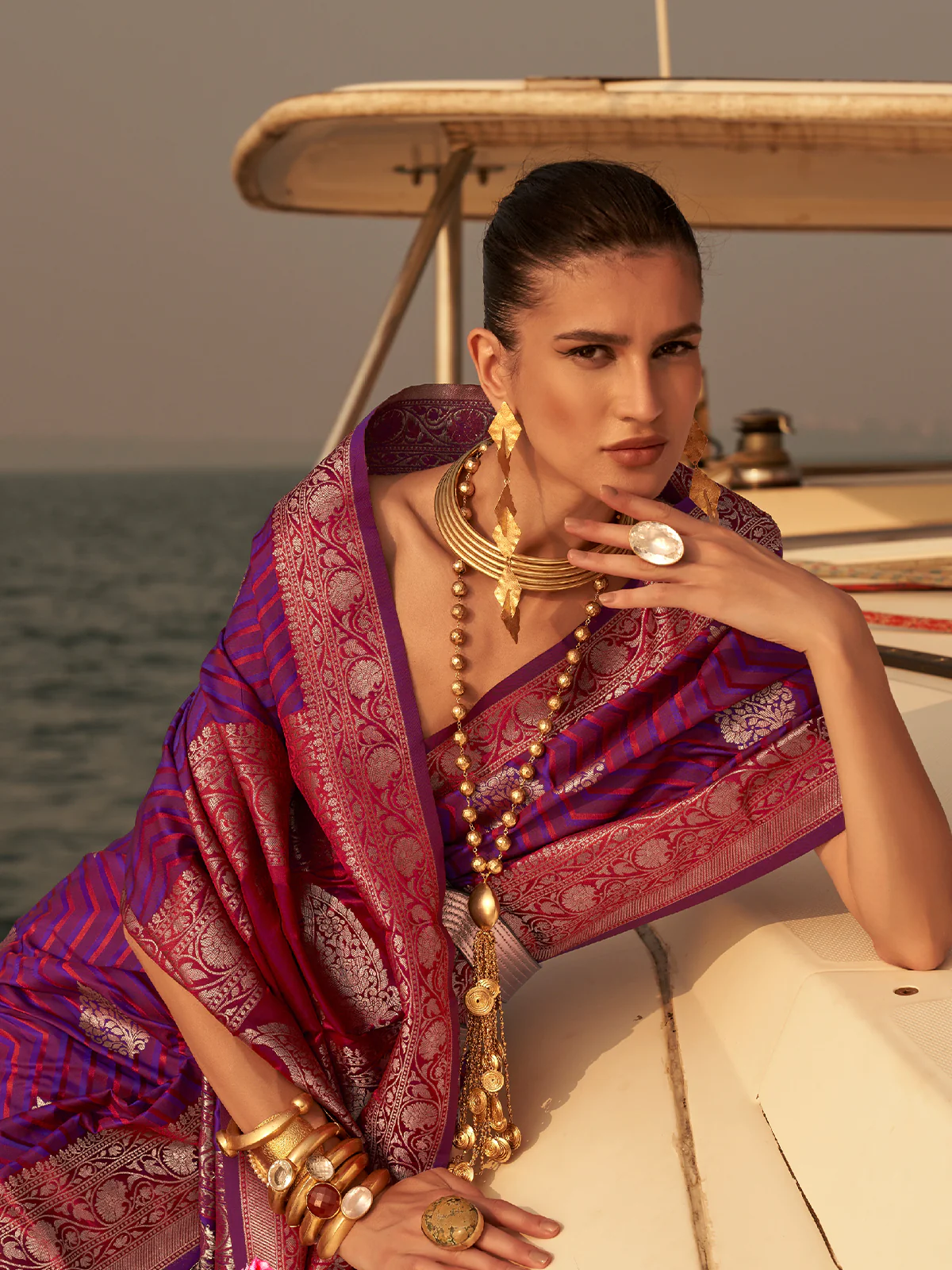 Odette Women Purple Silk Blend Woven Saree With Unstitched Blouse - Image 2