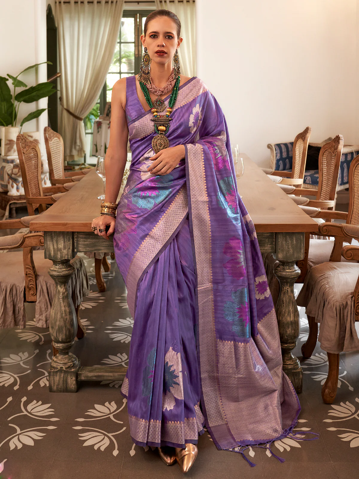 Odette Women Purple Silk Blend Woven Saree With Unstitched Blouse