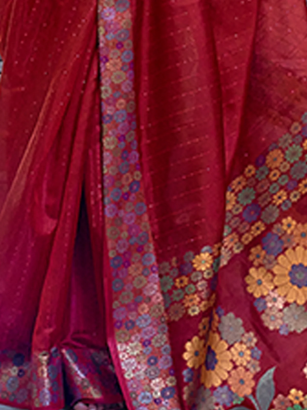 Odette Women Red Organza Woven Saree With Unstitched Blouse - Image 3