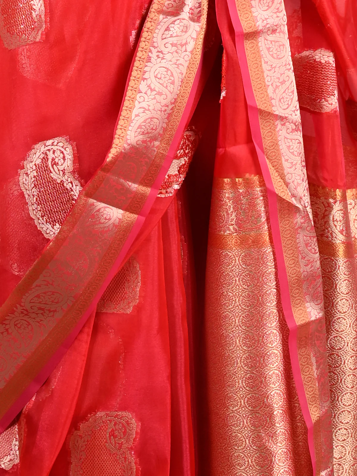 Odette Women Red Organza Woven Saree With Unstitched Blouse - Image 3