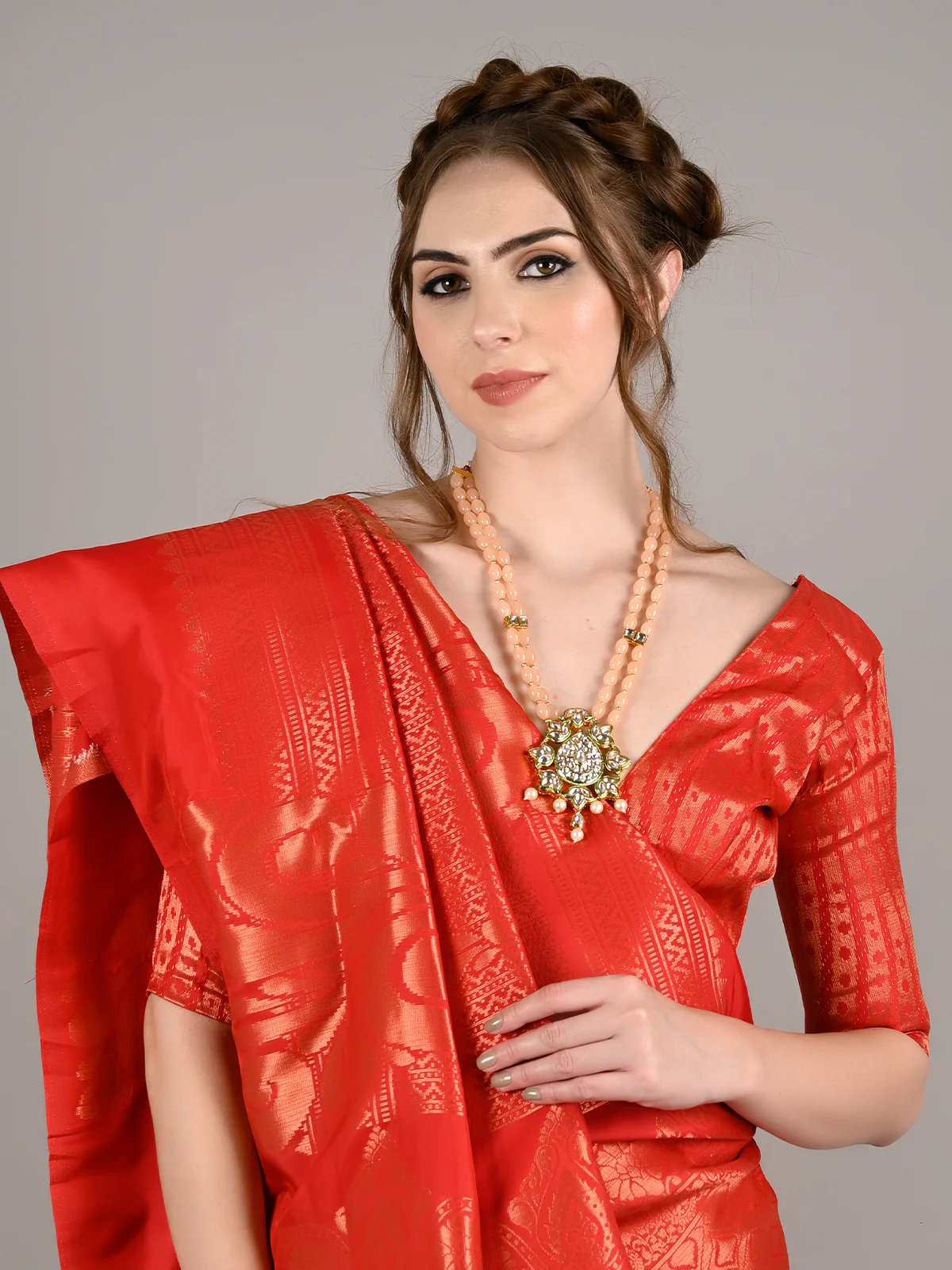 Odette Women Red Silk Blend Woven Saree With Unstitched Blouse - Image 3