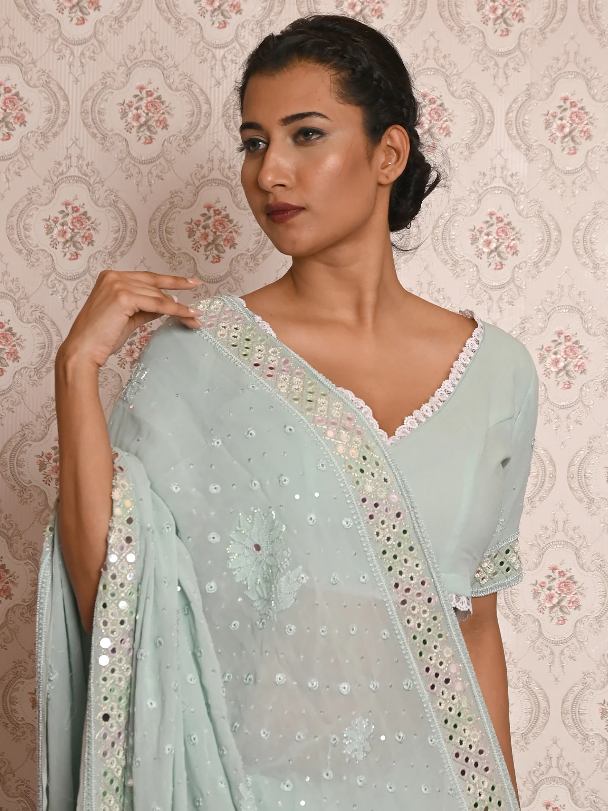 Odette Women Sea Green Georgette Chikankari Beads Embroidered Saree With Unstitched Blouse - Image 4