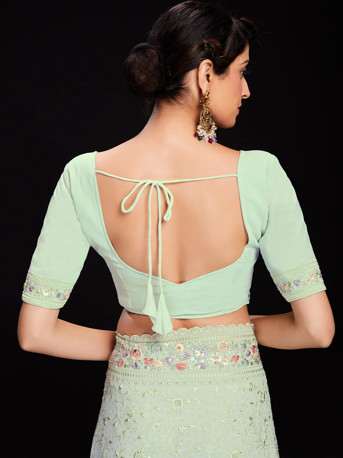 Odette Women Sea Green Georgette Embroidered Saree With Unstitched Blouse - Image 5