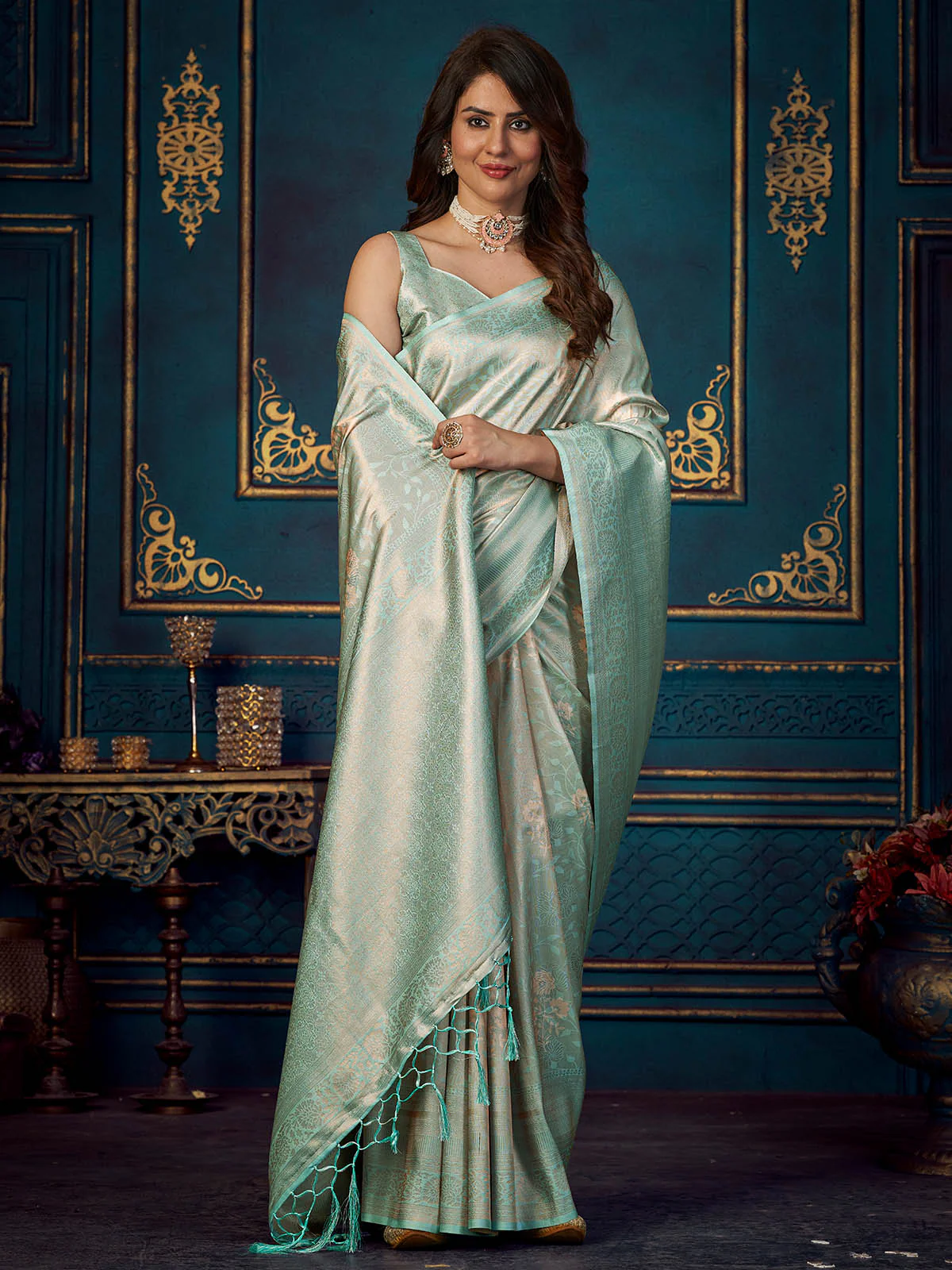 Odette Women Sea Green Silk Blend Woven Saree With Unstitched Blouse - Image 2