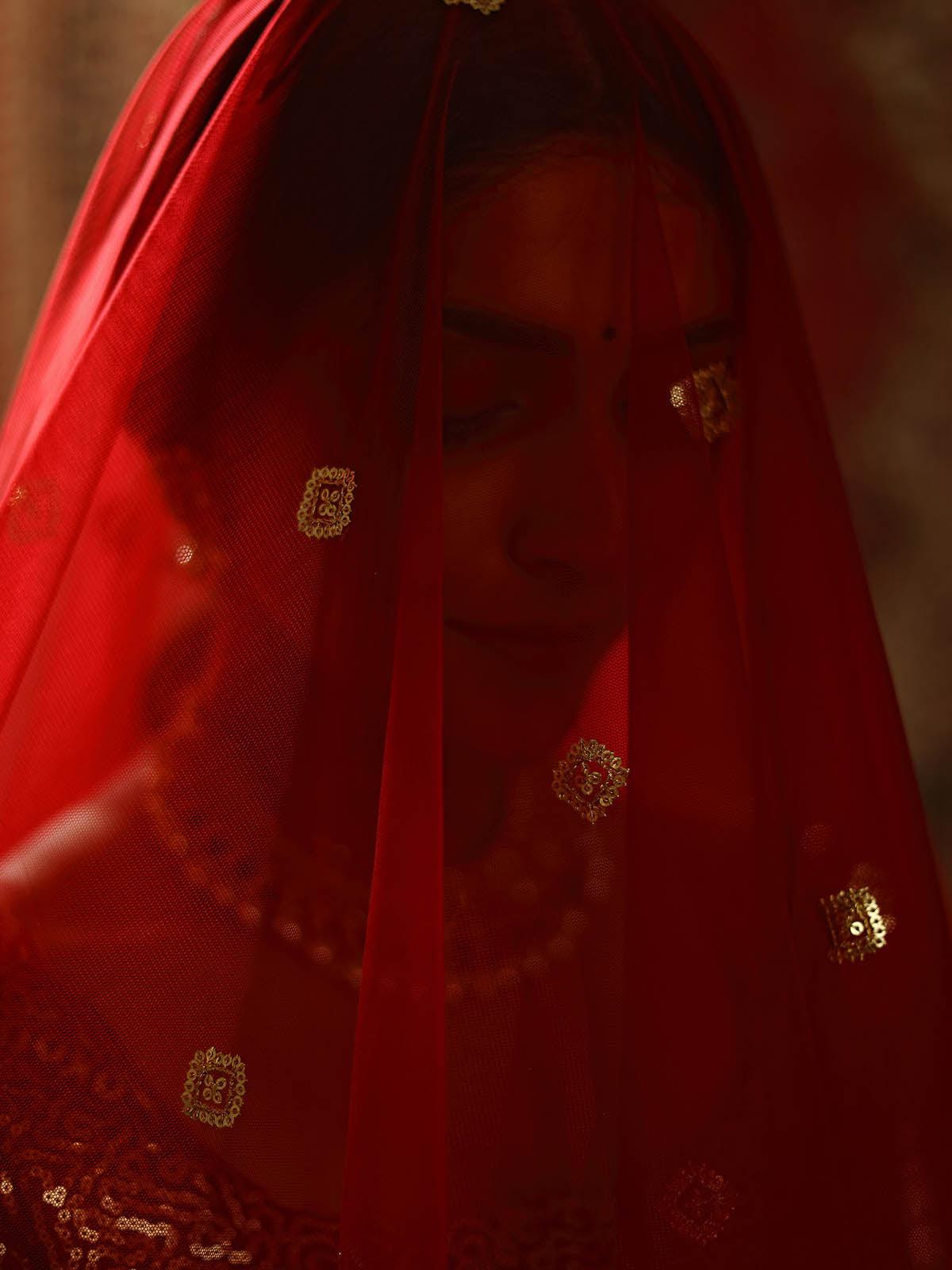 Odette Women Striking Red Net Semi Stitched Lehenga With  Unstitched Blouse - Image 3
