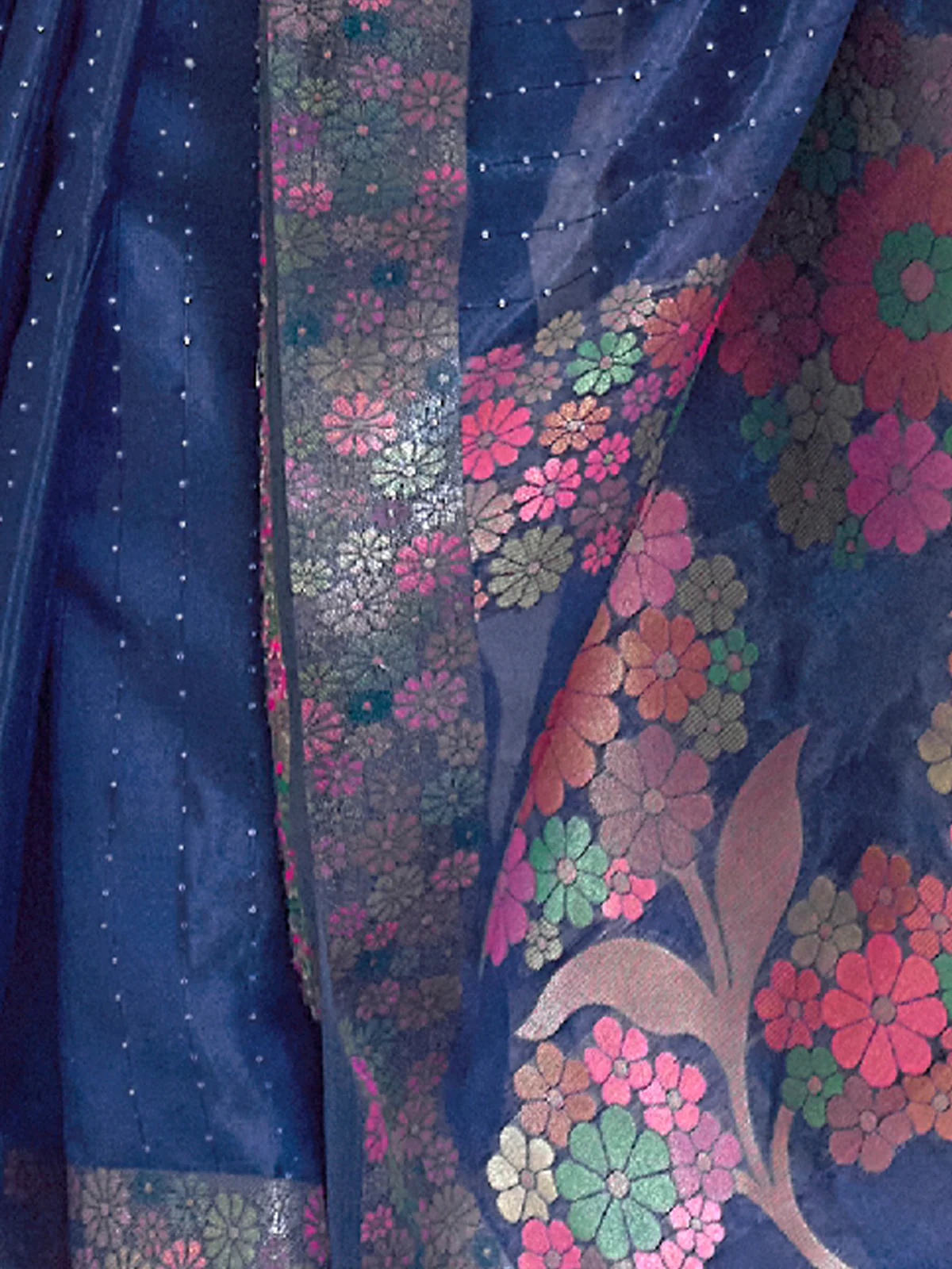Odette Women Indigo Organza Woven Saree With Unstitched Blouse - Image 3