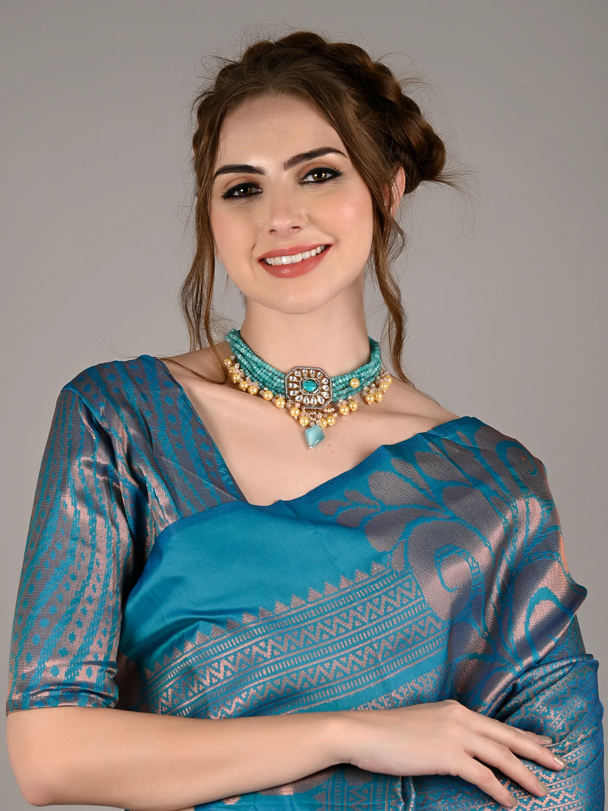 Odette Women Teal Silk Blend Woven Saree With Unstitched Blouse - Image 3