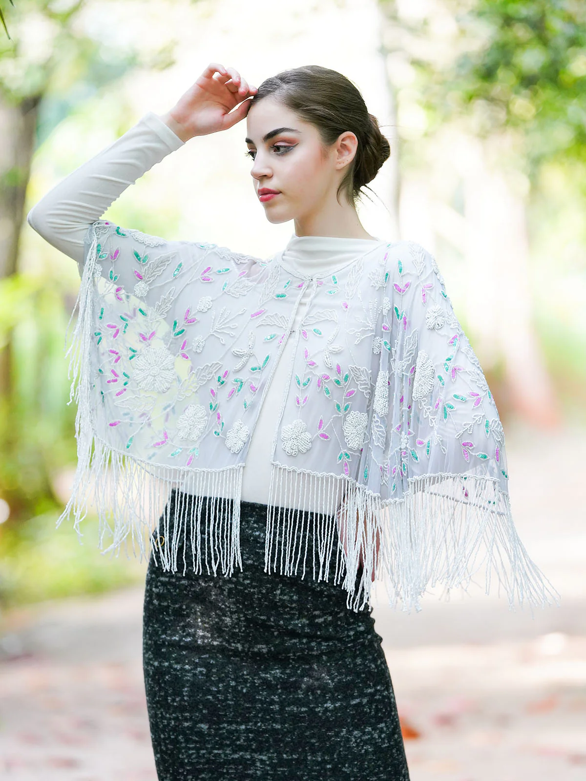Odette Women The Glamorous Grey Embroidered Cape - Image 3