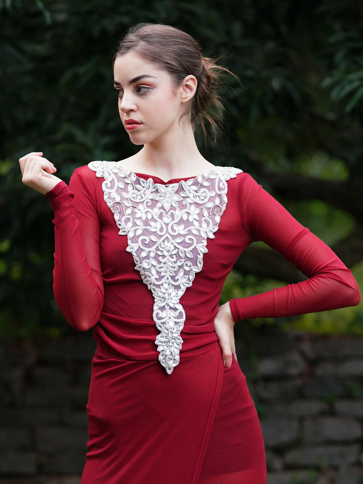 Odette Women The Glitzy Silver Colored Embroidered Cape - Image 2