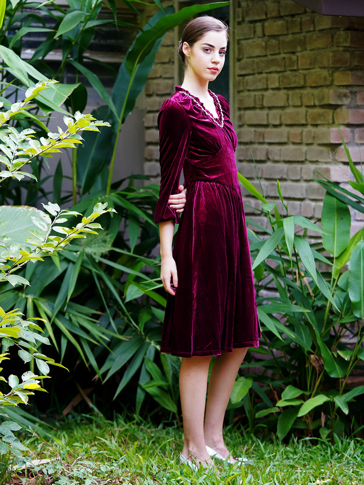 Odette Women Violet Velvet Lycra Long Solid Stitched Dress - Image 3