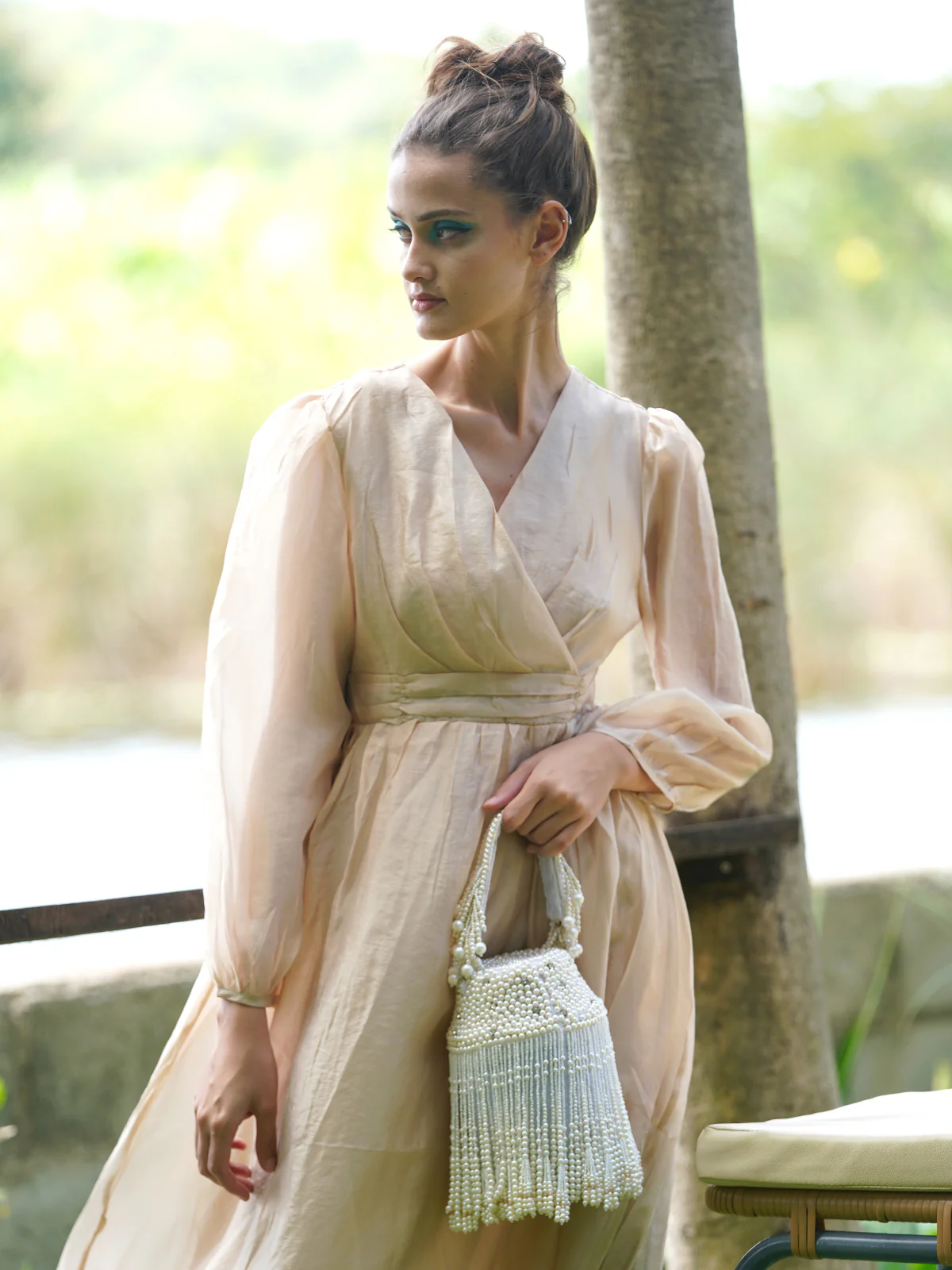 Odette Women White Embellished Velvet Structured Clutch Bag - Image 2