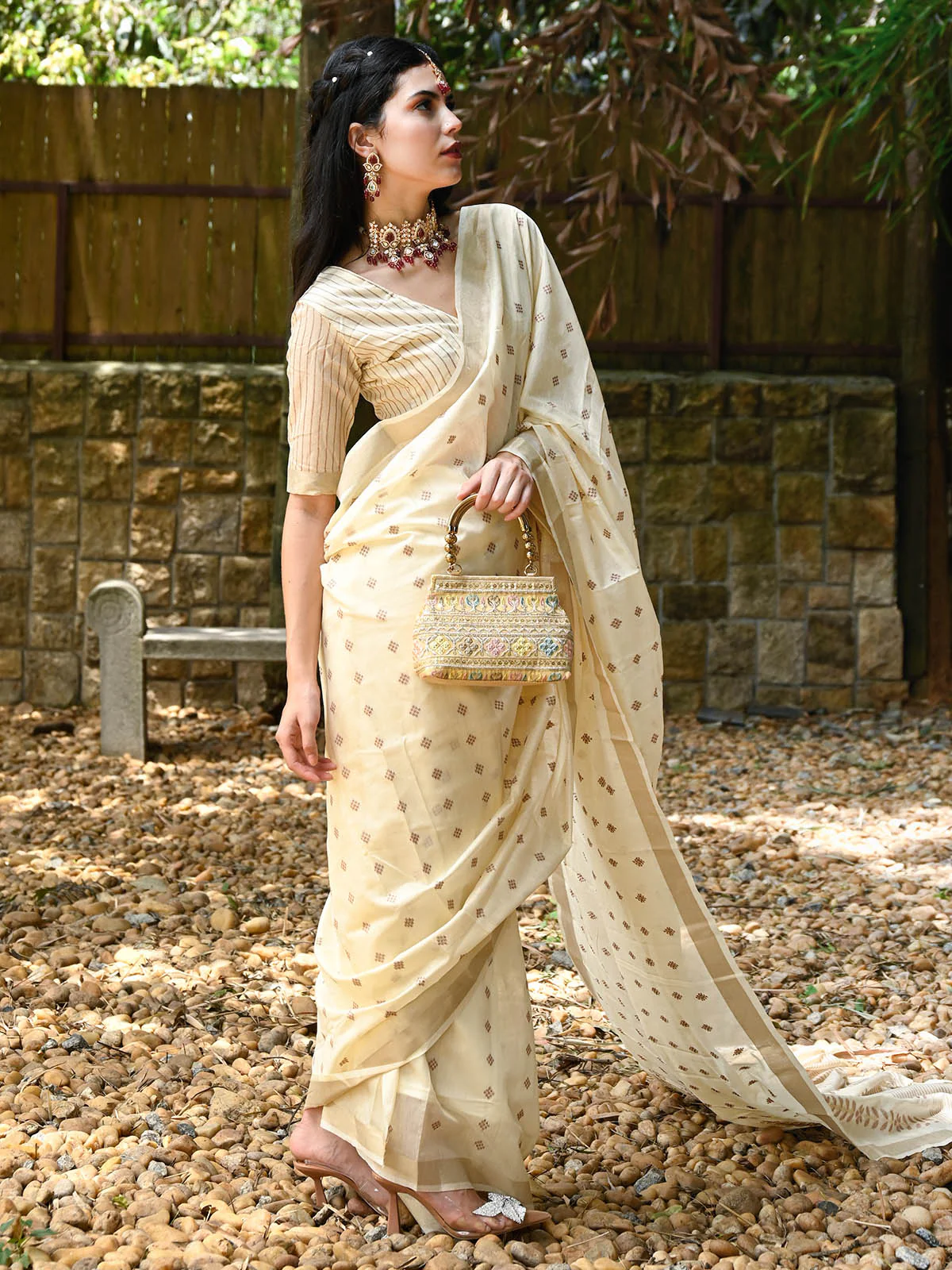 Odette Women Apricot Viscose Woven Saree With Unstitched Blouse - Image 2