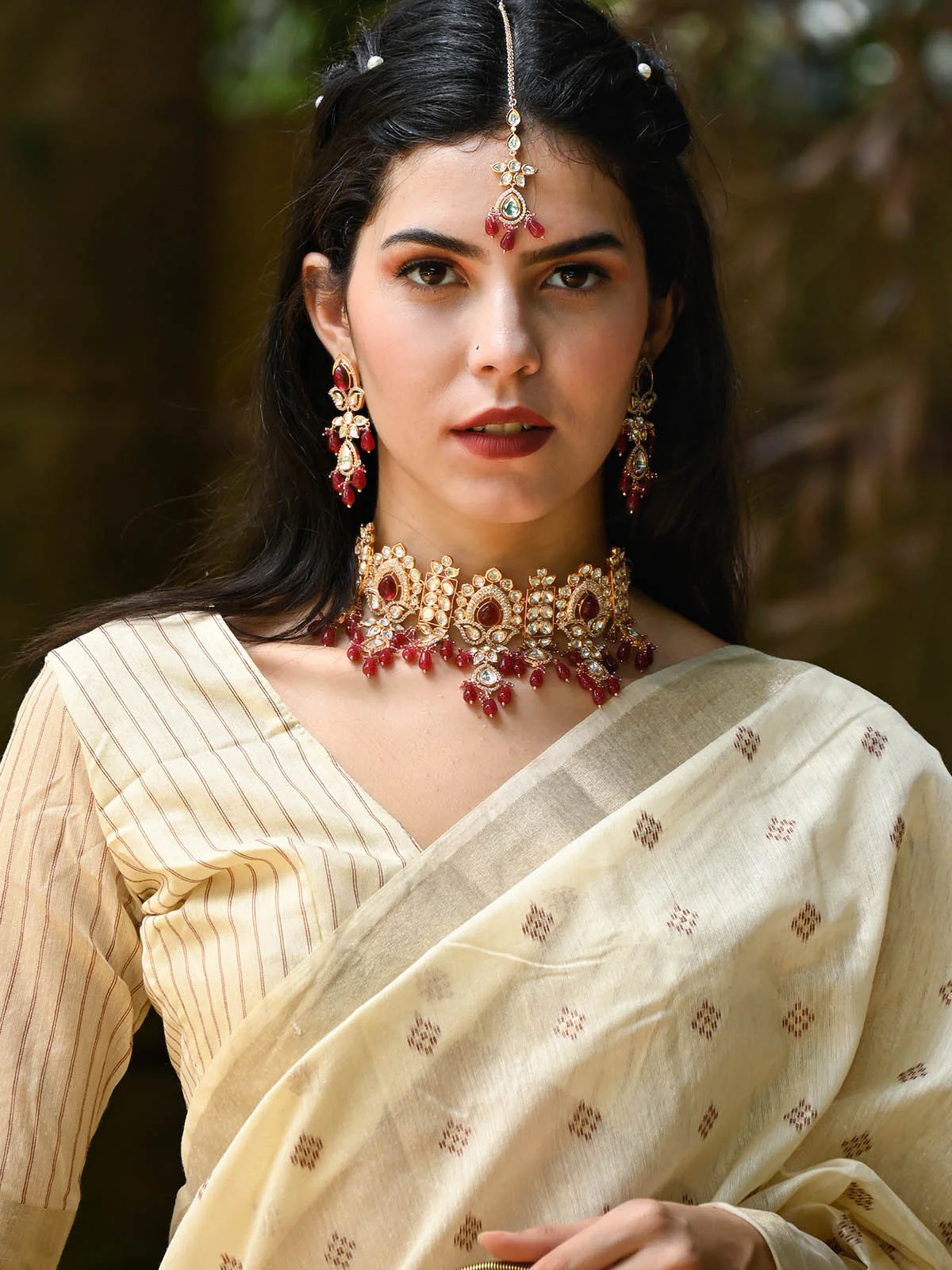 Odette Women Apricot Viscose Woven Saree With Unstitched Blouse - Image 4