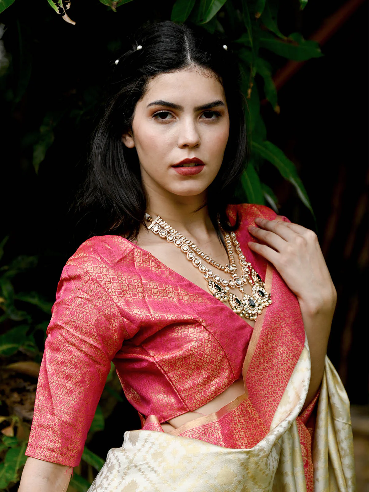 Odette Women Apricot Silk Handloom Weaving Saree With Unstitched Blouse - Image 3