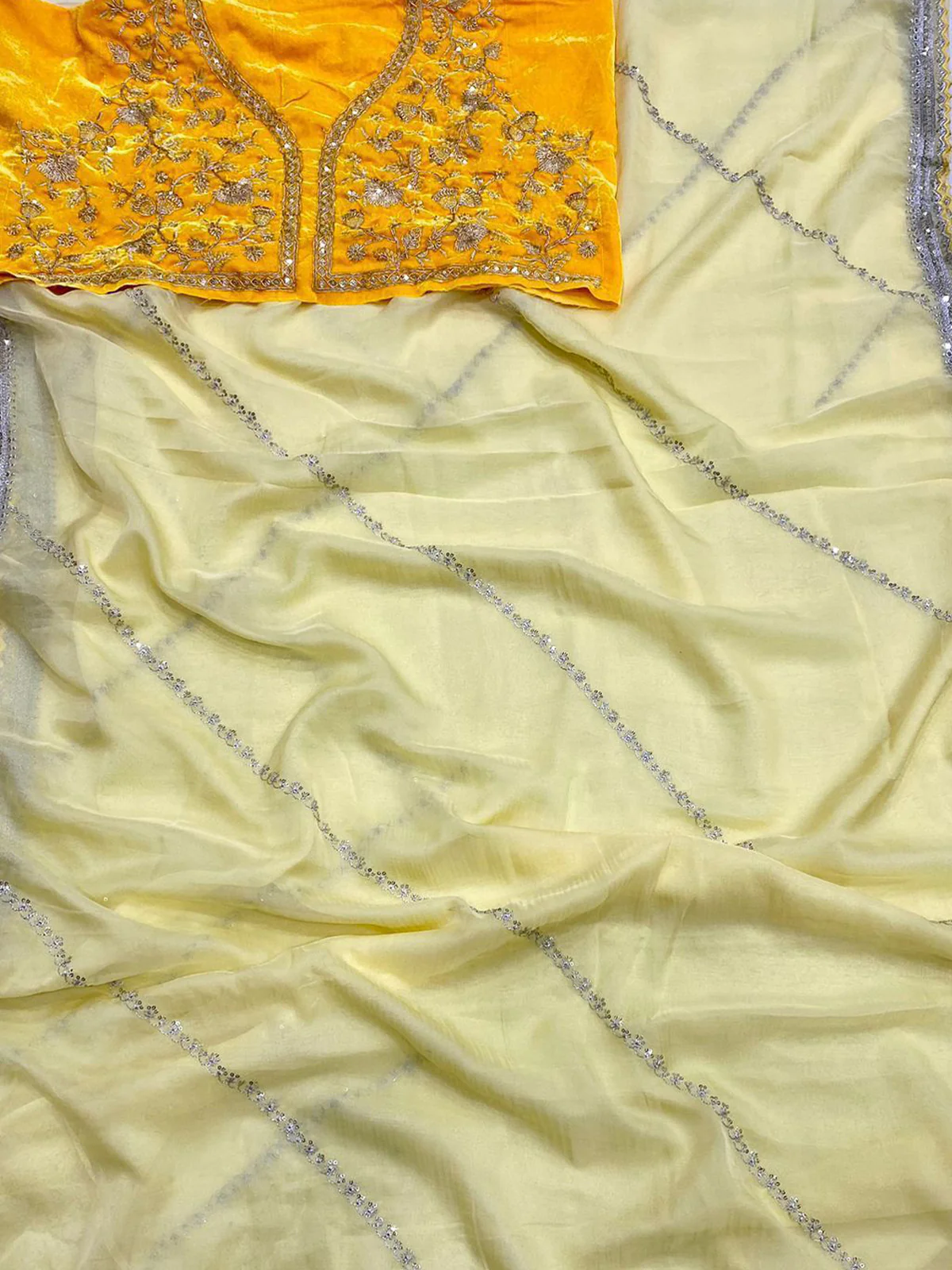Odette Women Yellow Organza Embroidered Saree With Unstitched Blouse - Image 5